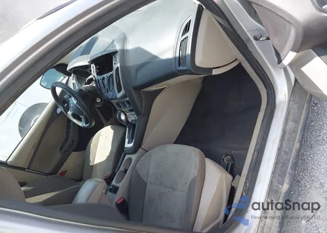 2014 Ford Focus Se z USA, uszkodzony, nr VIN 1FADP3F24EL190520